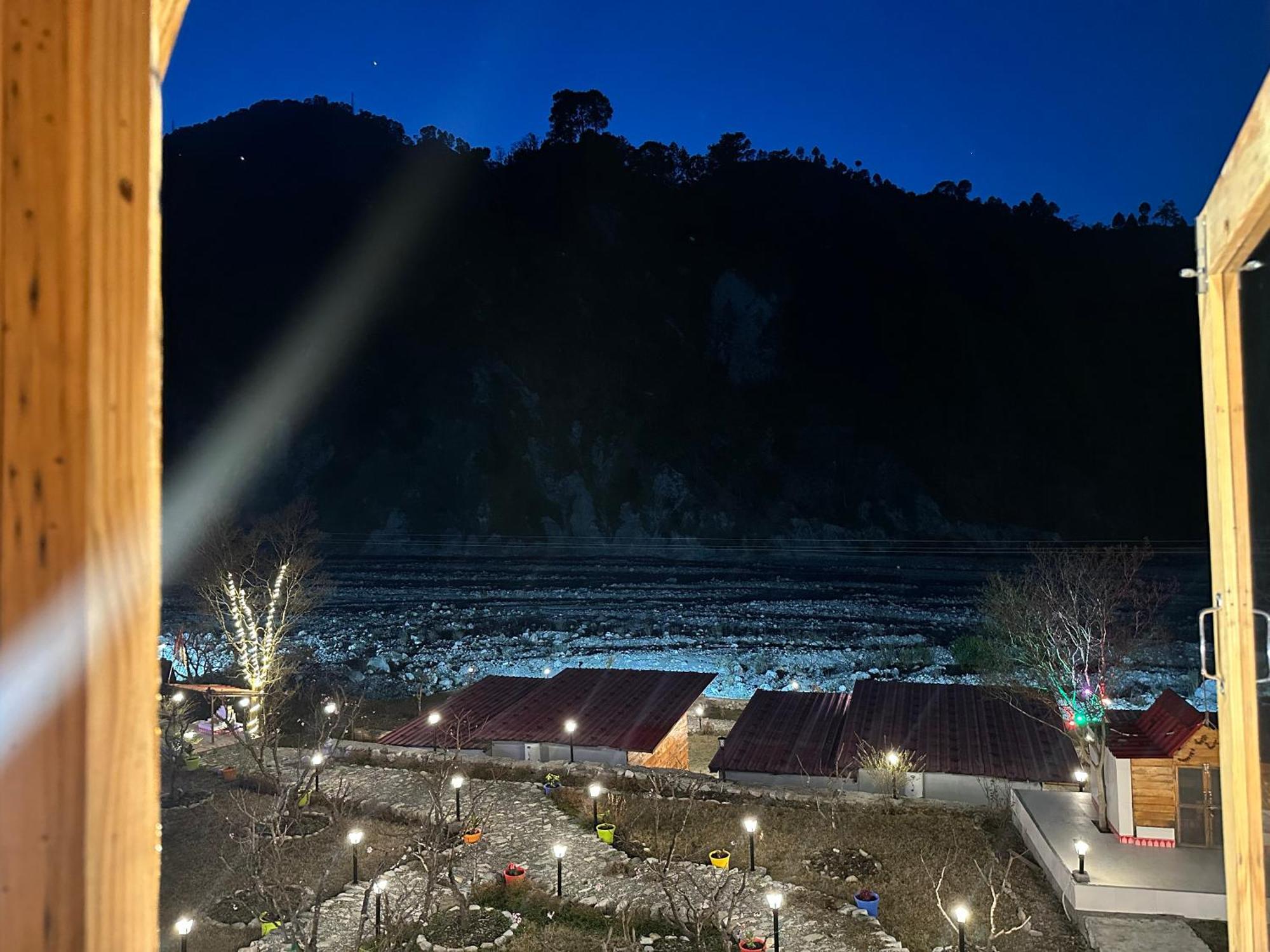 Cabana Riverside Resort - Kainchi Dham Nainital Dış mekan fotoğraf