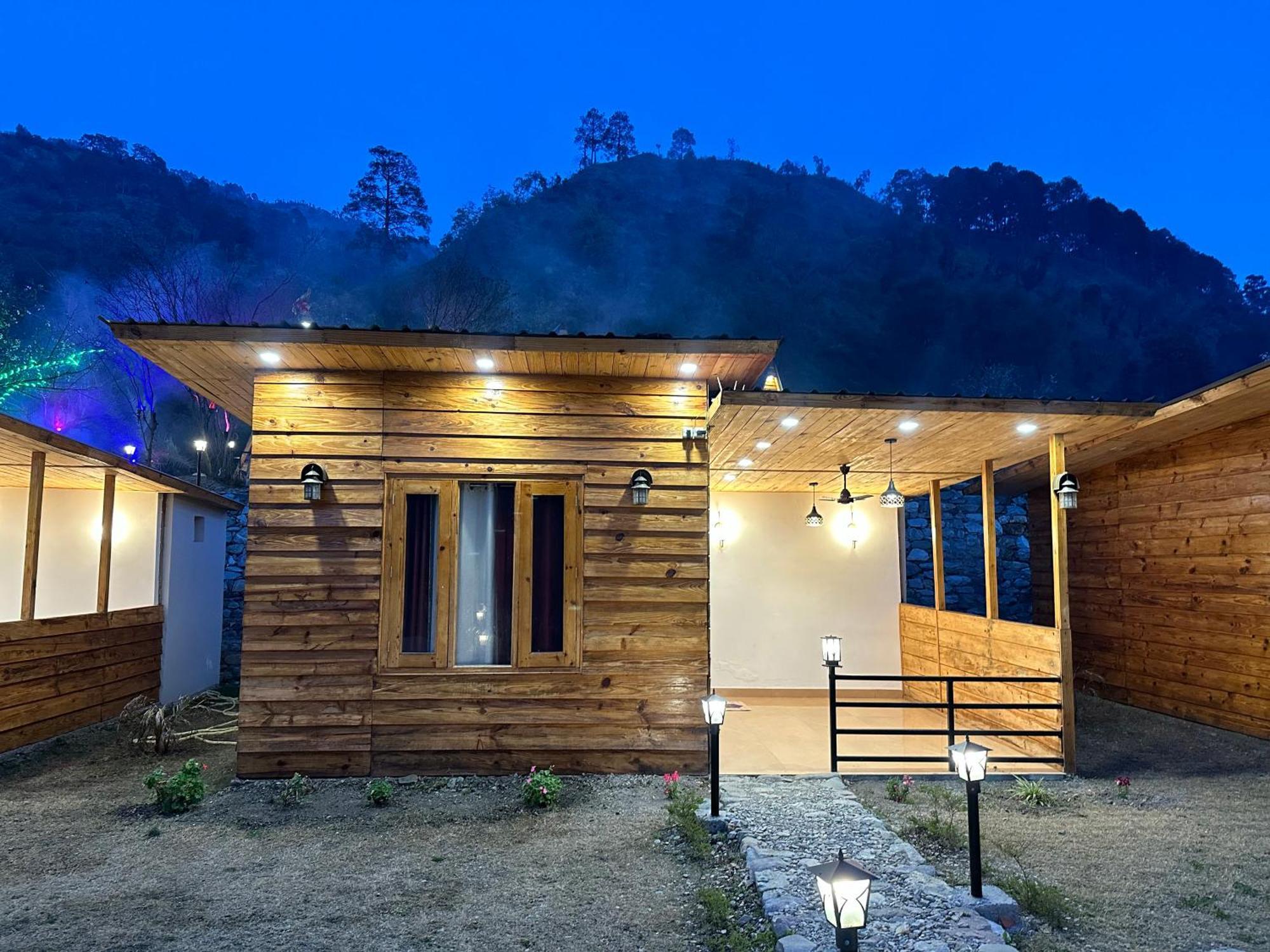 Cabana Riverside Resort - Kainchi Dham Nainital Dış mekan fotoğraf