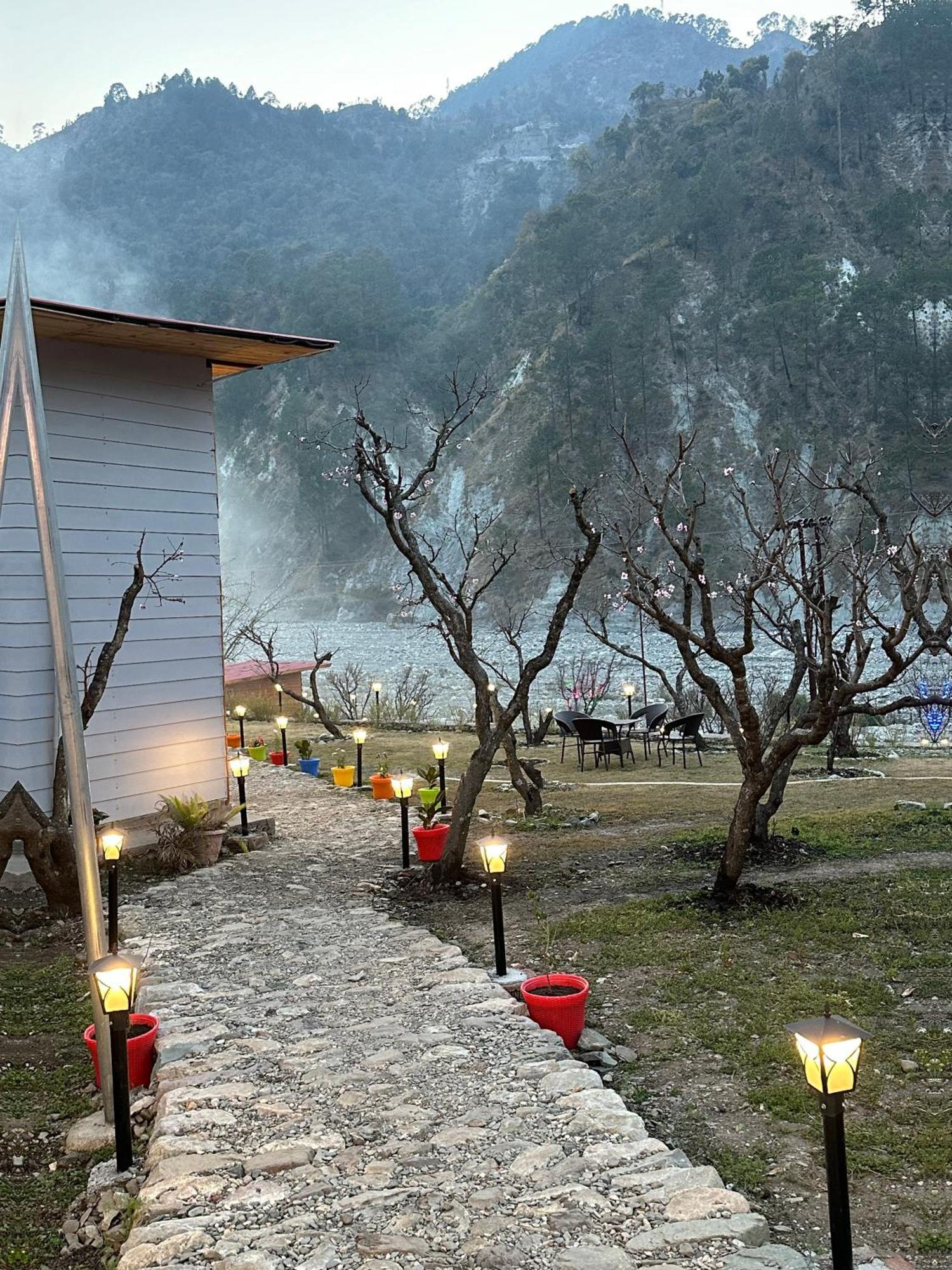 Cabana Riverside Resort - Kainchi Dham Nainital Dış mekan fotoğraf