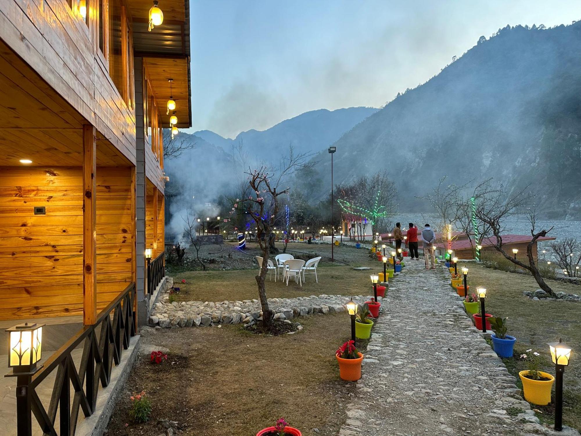 Cabana Riverside Resort - Kainchi Dham Nainital Dış mekan fotoğraf