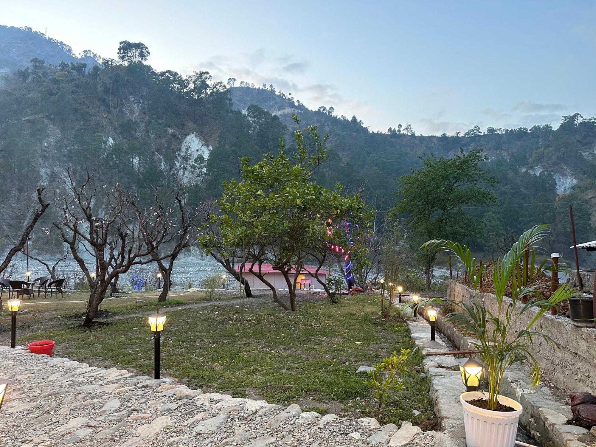 Cabana Riverside Resort - Kainchi Dham Nainital Dış mekan fotoğraf